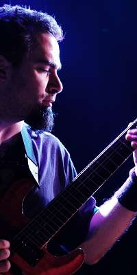 Shane Gibson, American guitarist (Korn, dies at age 35